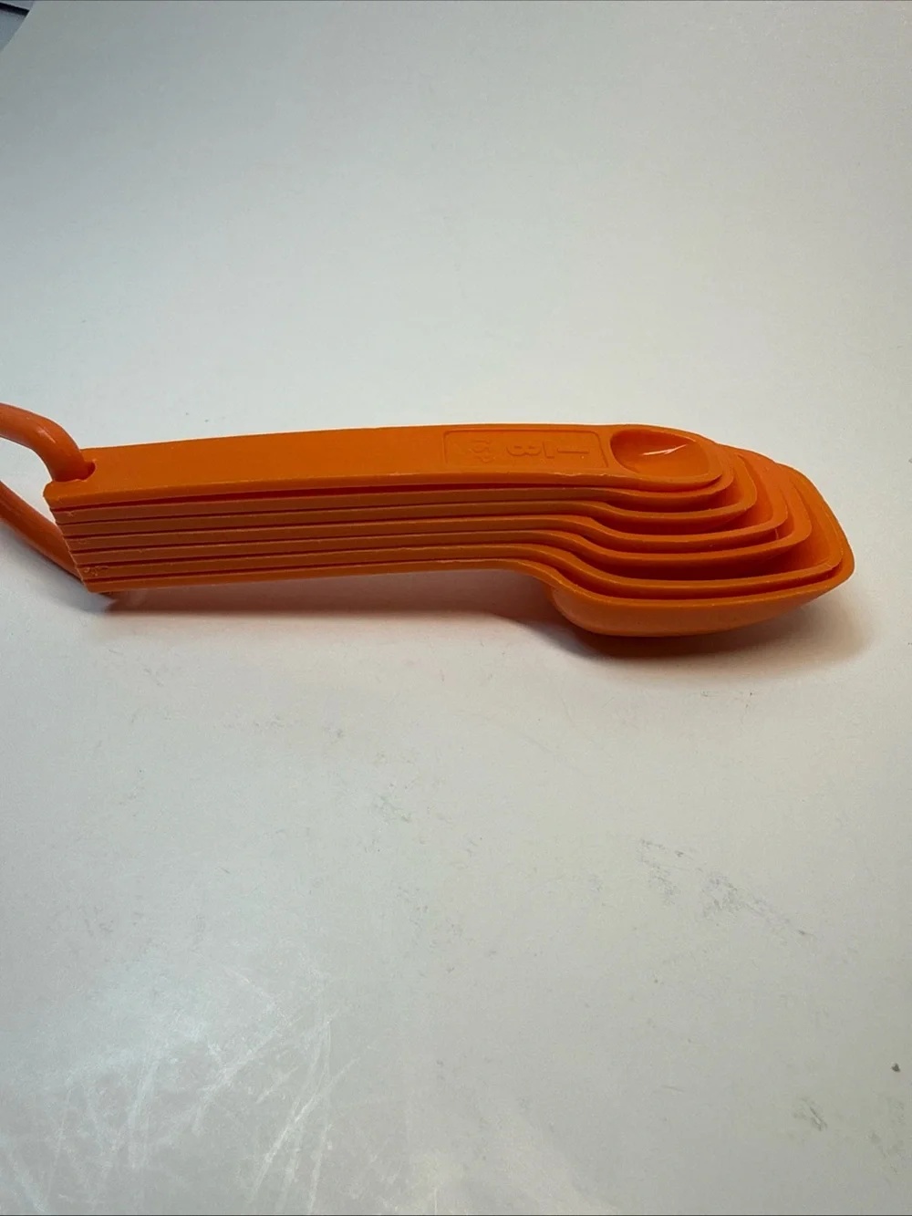 Vintage Tupperware Measuring Spoons Set 7 piece  orange Flat Bottom